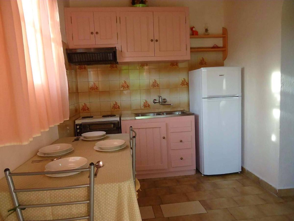 Errika Apartment Ipsos Ngoại thất bức ảnh