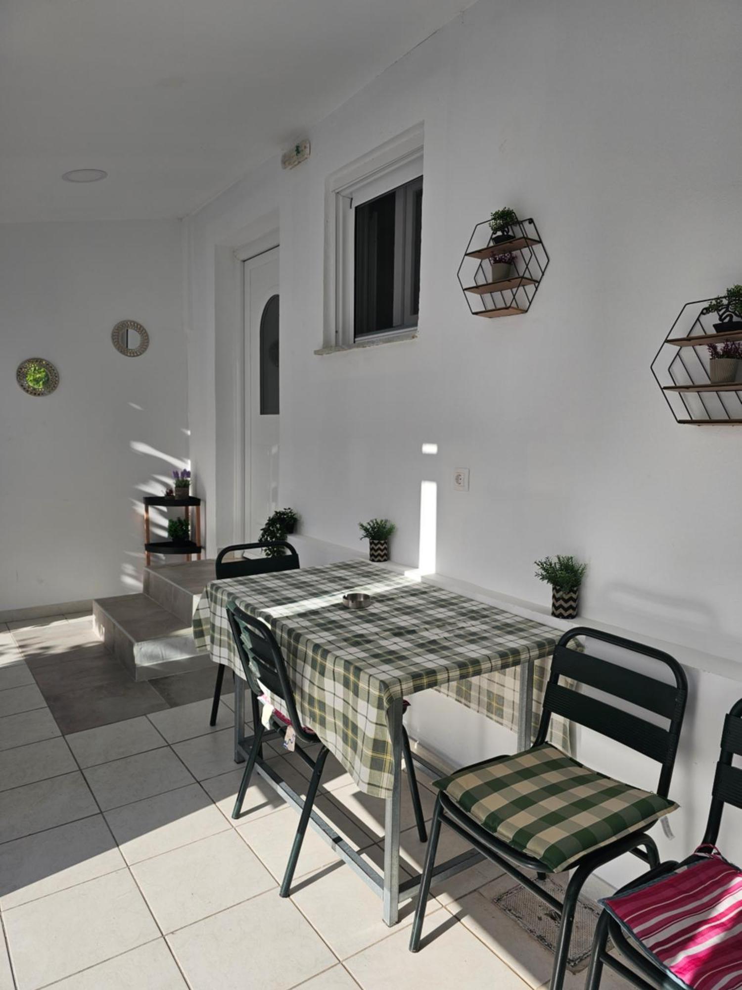 Errika Apartment Ipsos Ngoại thất bức ảnh